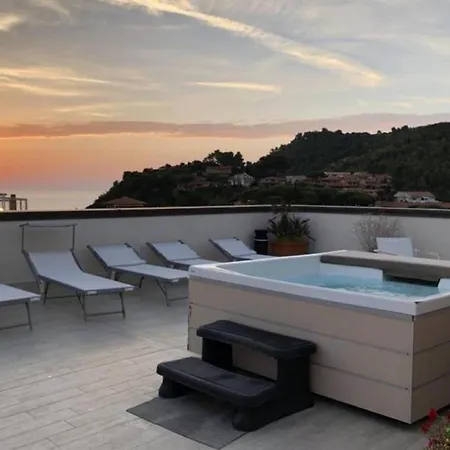 Apartment Indipendente Nel Centro Storico Di Talamone